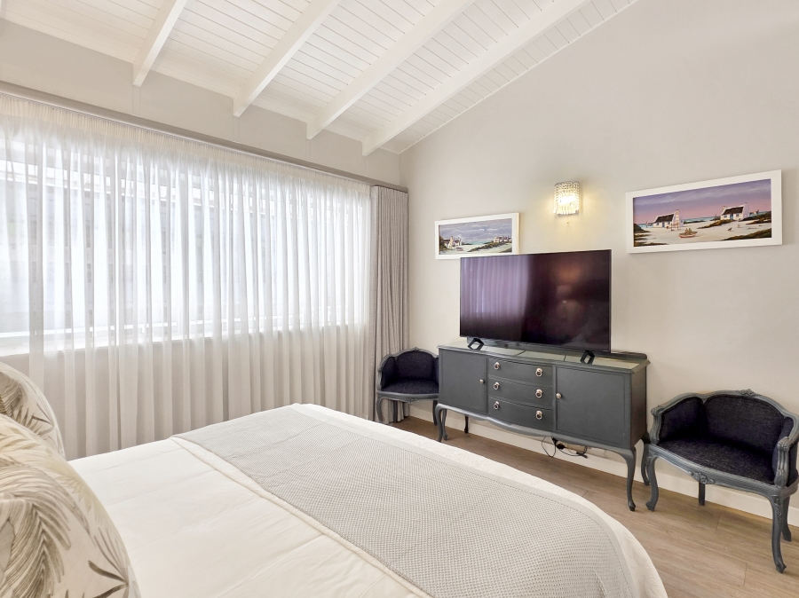 2 Bedroom Property for Sale in Sea Point Western Cape